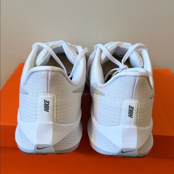 Nike Air Zoom Pegasus 39 White Particle Grey DH4071-100 Men’s Size 9.5